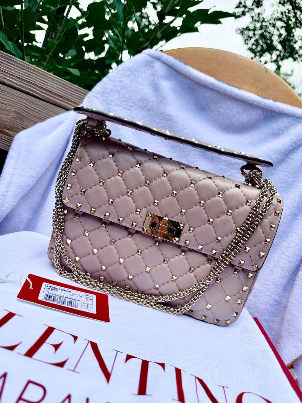 Like new-Valentino Rockstud Quilted Shoulder Bag